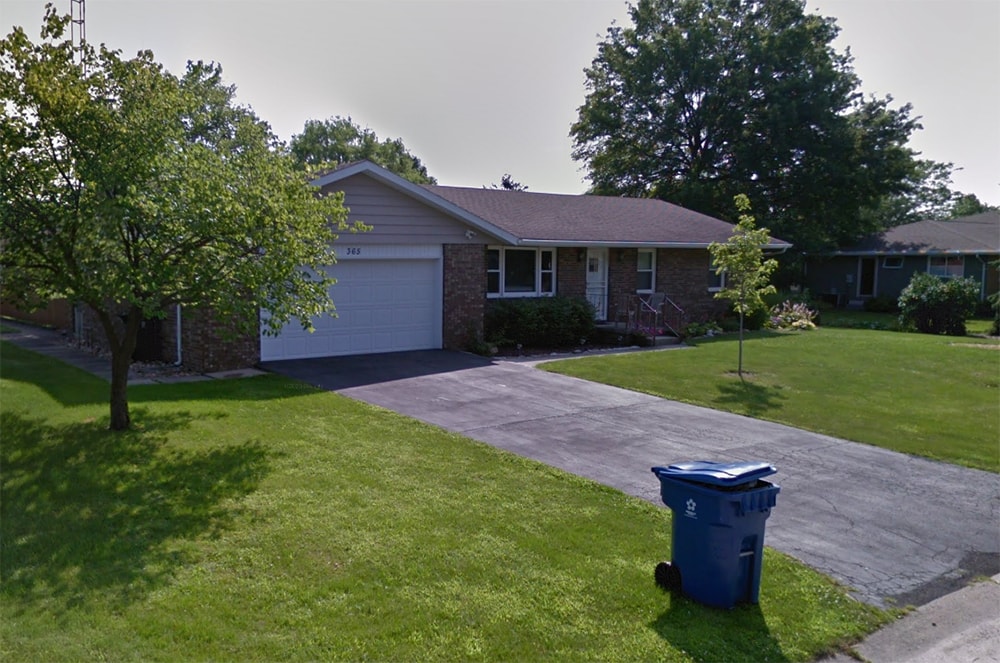 Composite deck with gable roof and railing — Bluffton, Ohio