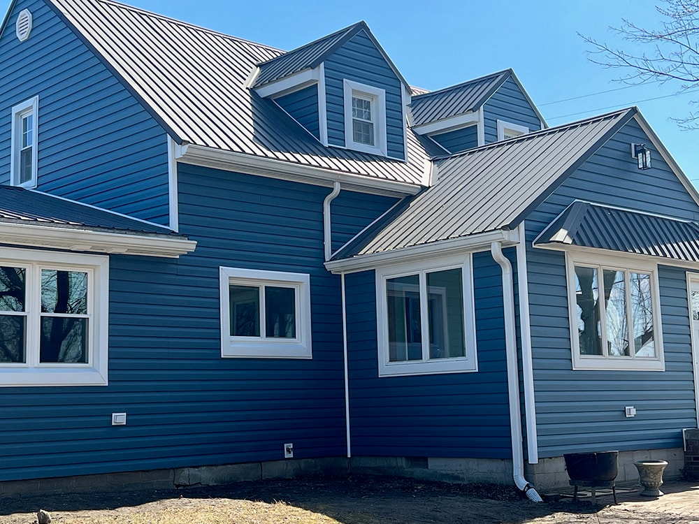 New siding Van Buren — siding-contractor4: completed exterior with new vinyl siding installed on home, Van Buren, Ohio