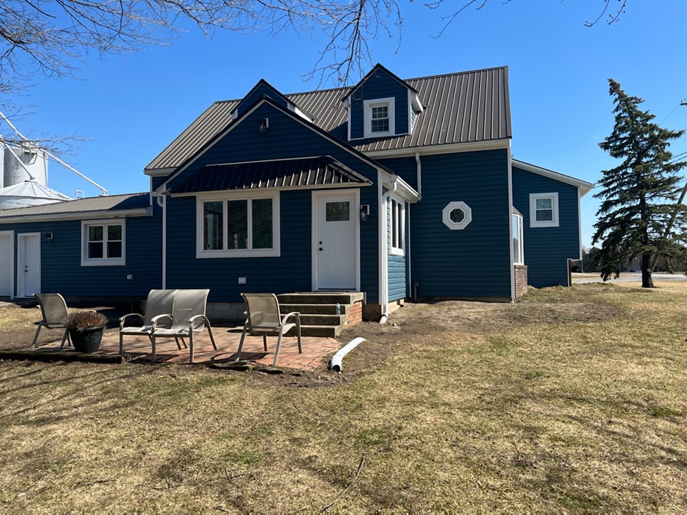 New siding Van Buren — siding-contractor1: exterior view of home with new siding, Van Buren, Ohio