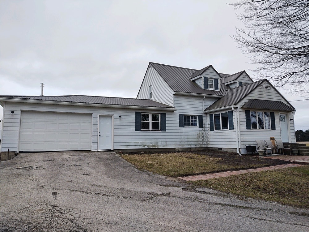 New siding Van Buren — siding-contractor2: exterior view of home with new siding, Van Buren, Ohio